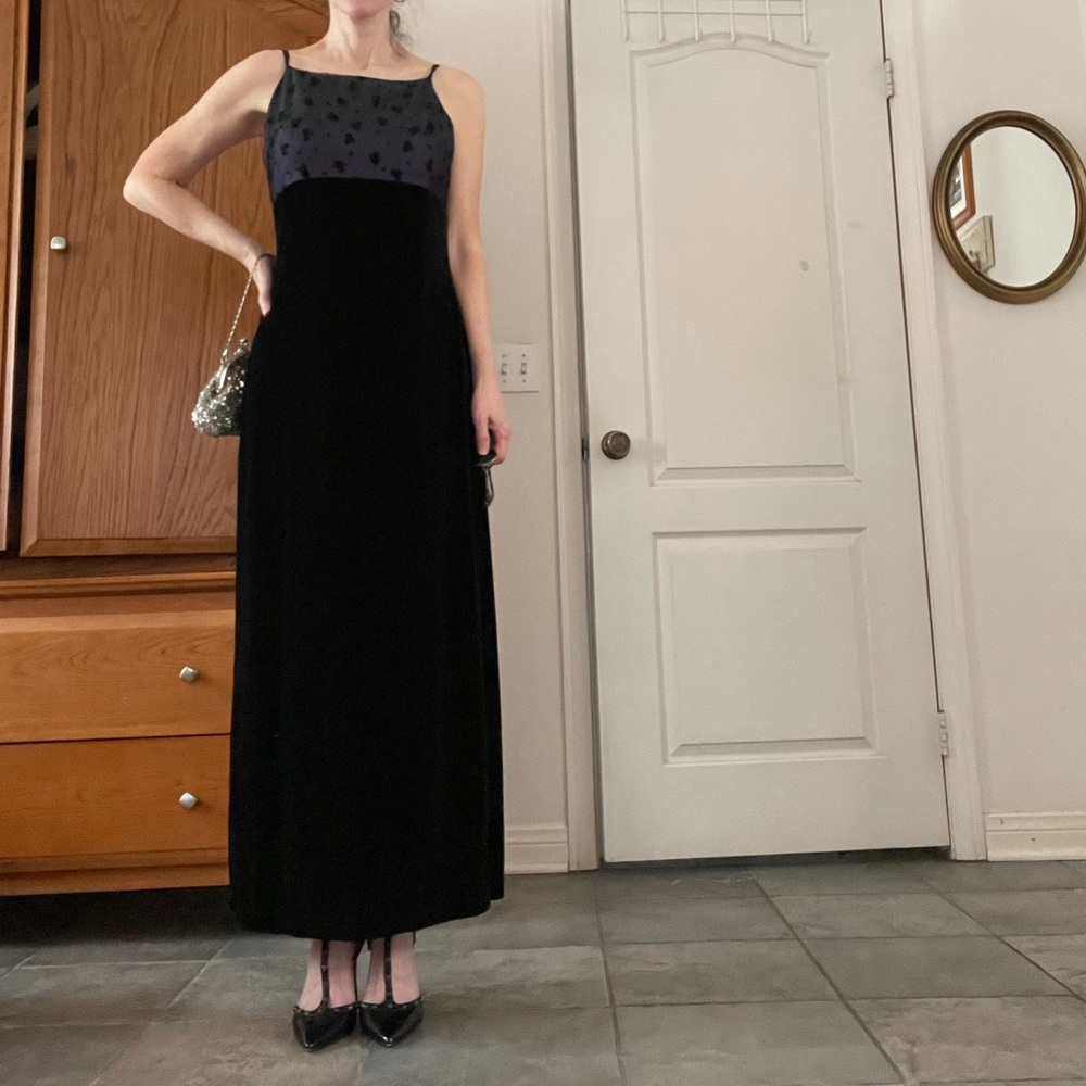VELOUR SOFT COCKTAIL / FORMAL DRESS - Picture 9 of 10